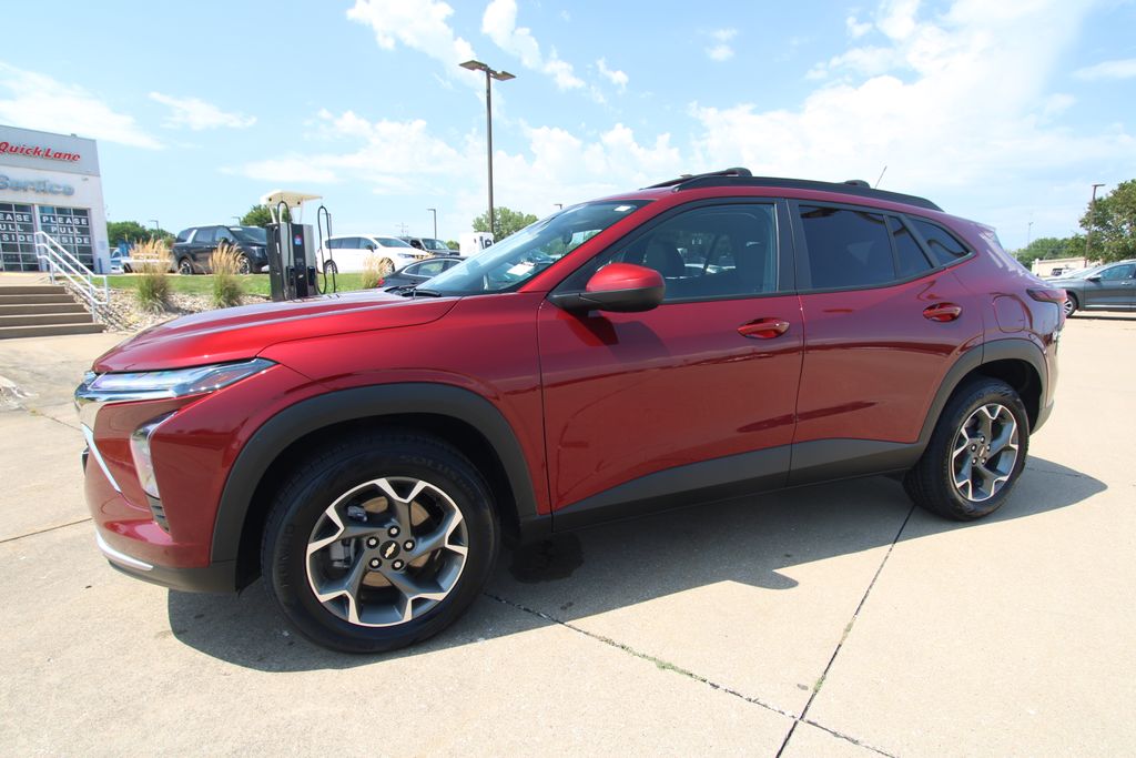 Used 2024 Chevrolet Trax SUV