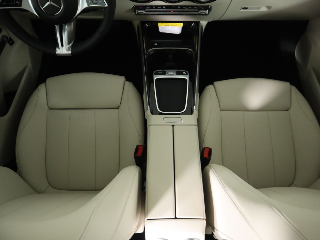 Thumbnail: 2026 Mercedes-Benz GLB - 17