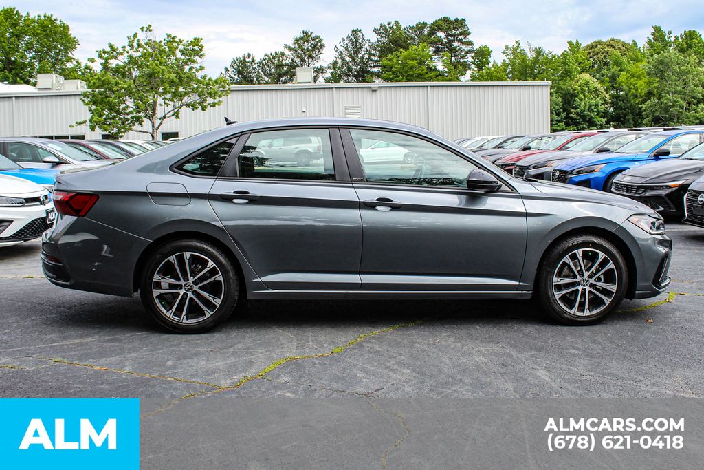 Used 2025 Gray Volkswagen 1.5T Sport image 9