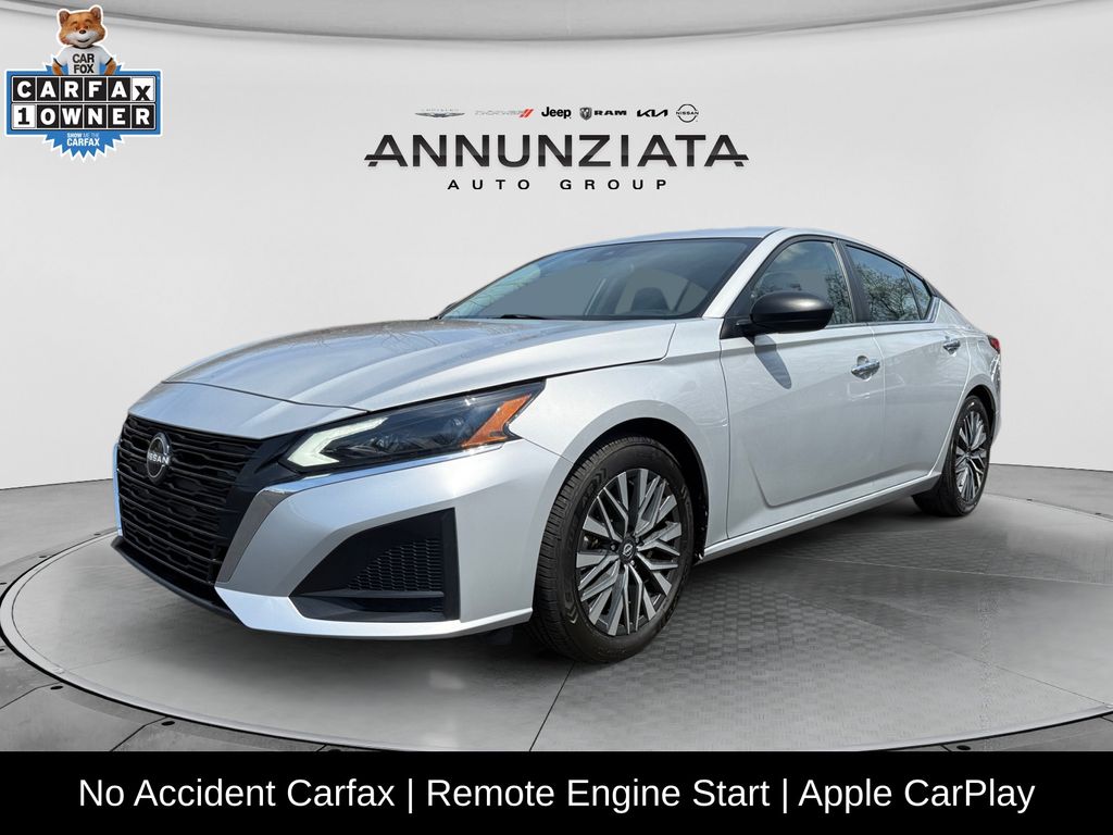 Brilliant Silver Metallic 2024 Nissan Altima Sedan Front-Wheel Drive Continuously Variable Transmission