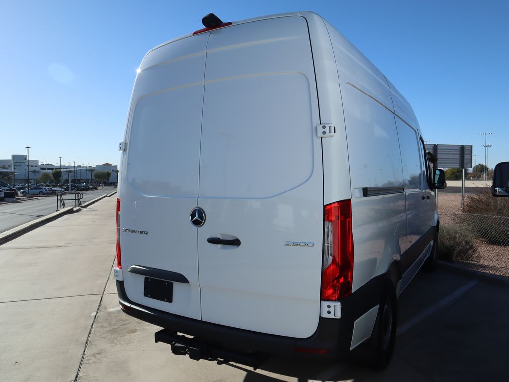 2025 Mercedes-Benz Sprinter 2500 5