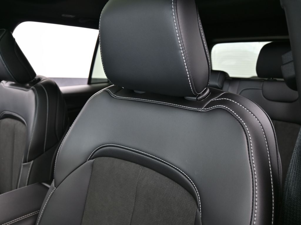 New 2025 Velvet Red Pearlcoat Jeep Altitude X image 17