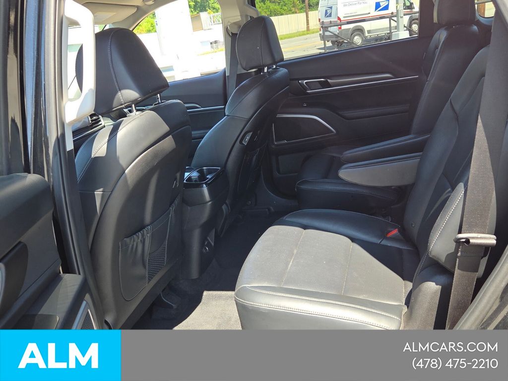 Used 2025 Black Kia S image 10