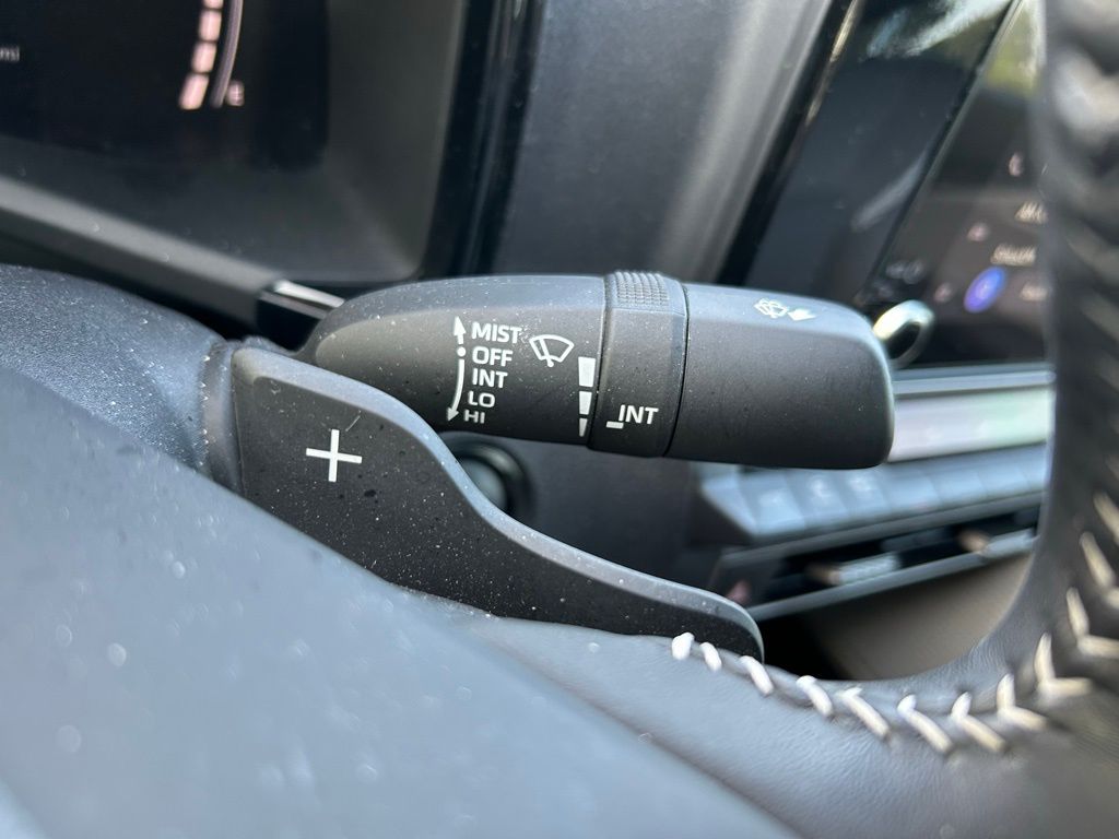 Thumbnail: 2025 Toyota Camry - 21