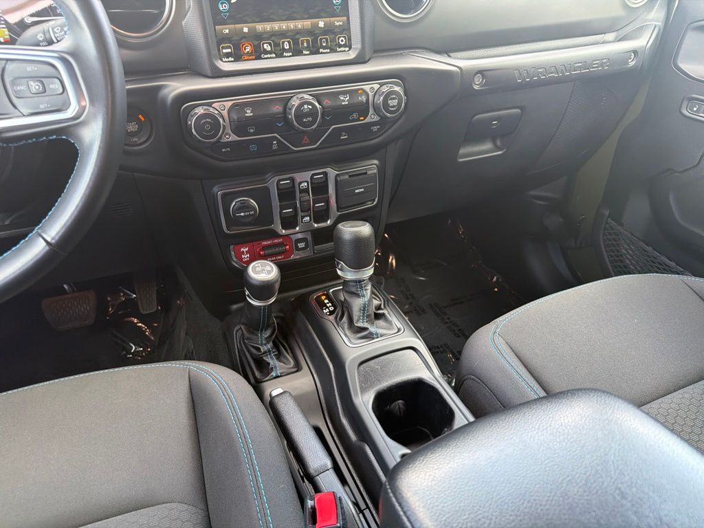 Thumbnail: 2022 Jeep Wrangler - 15