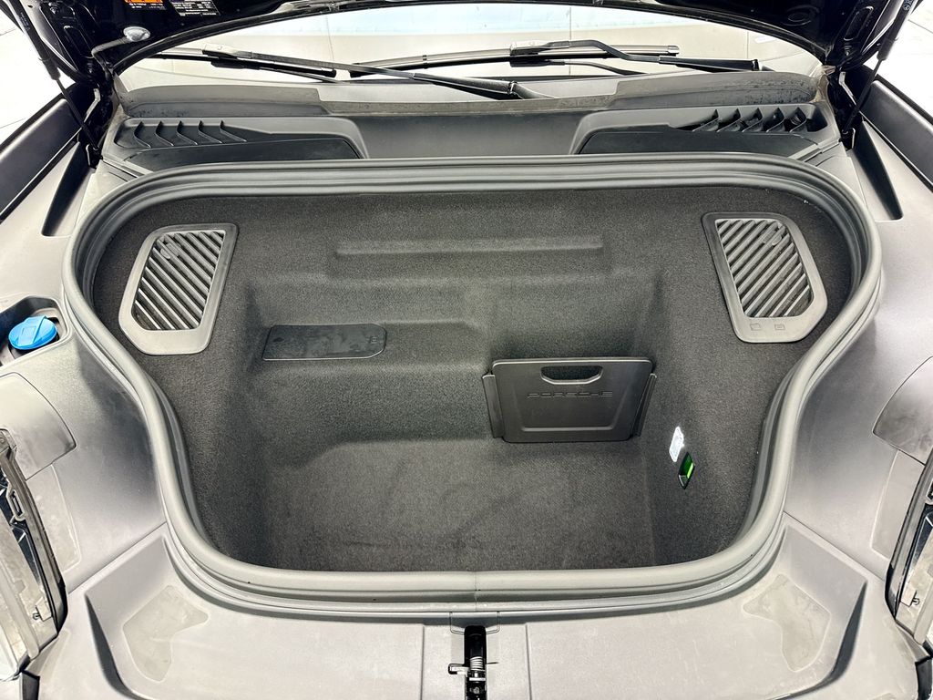 Thumbnail: 2024 Porsche Macan - 29