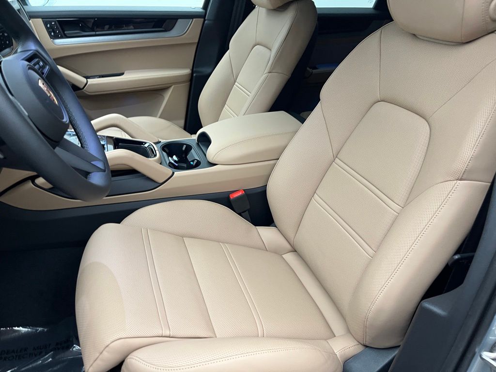 Thumbnail: 2026 Porsche Cayenne - 5