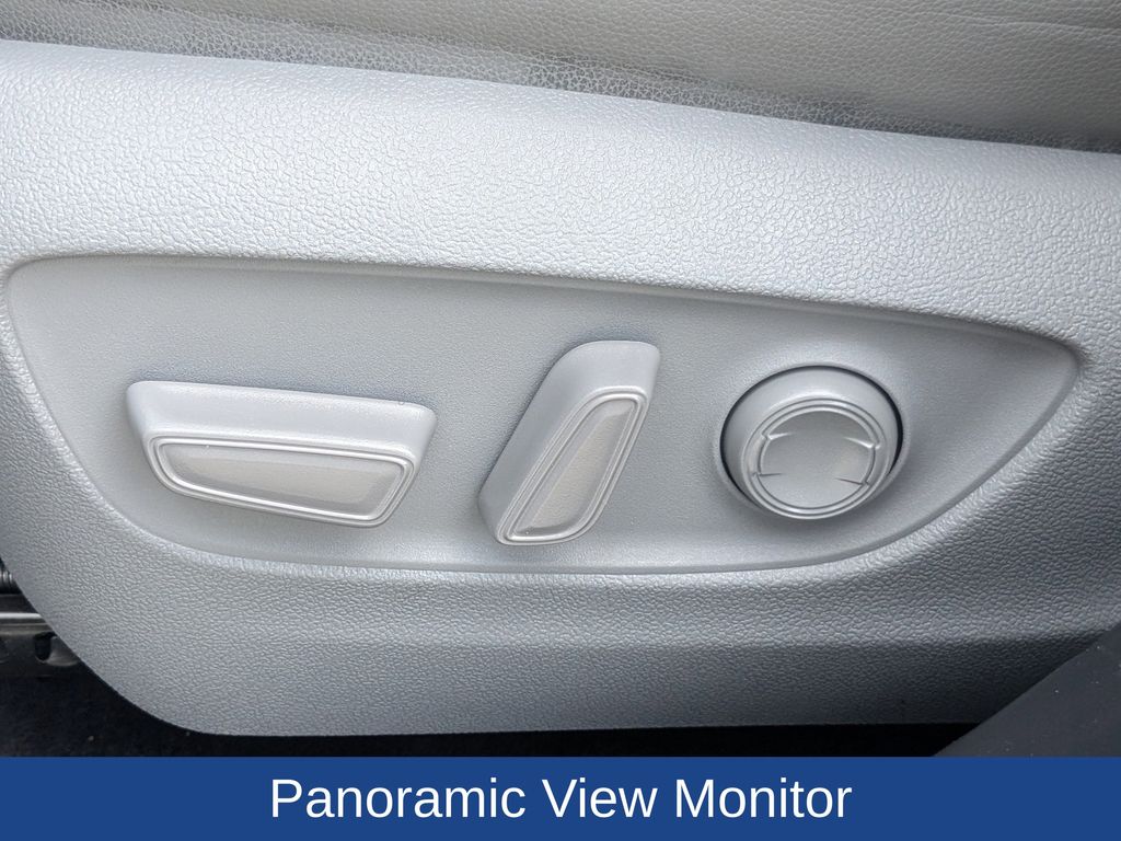 2023 Toyota Highlander Hybrid Platinum