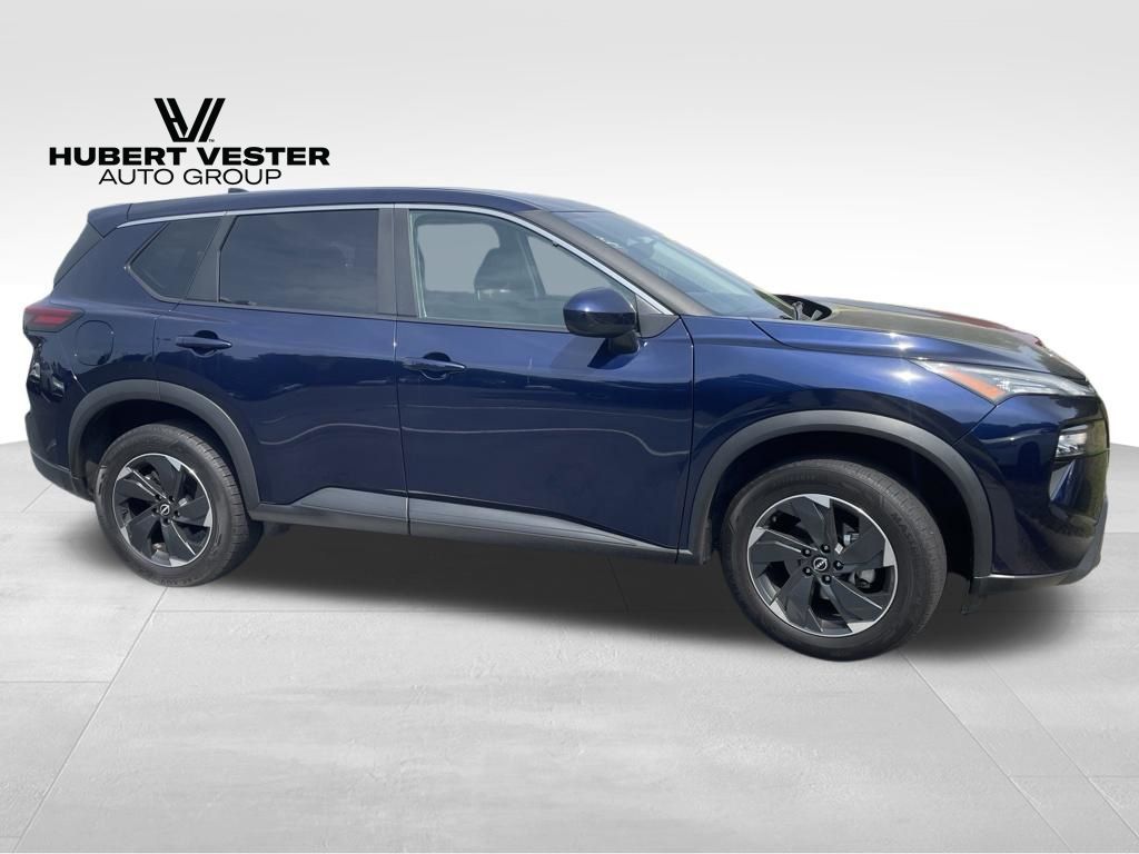 2025 Nissan Rogue SV AWD's photo