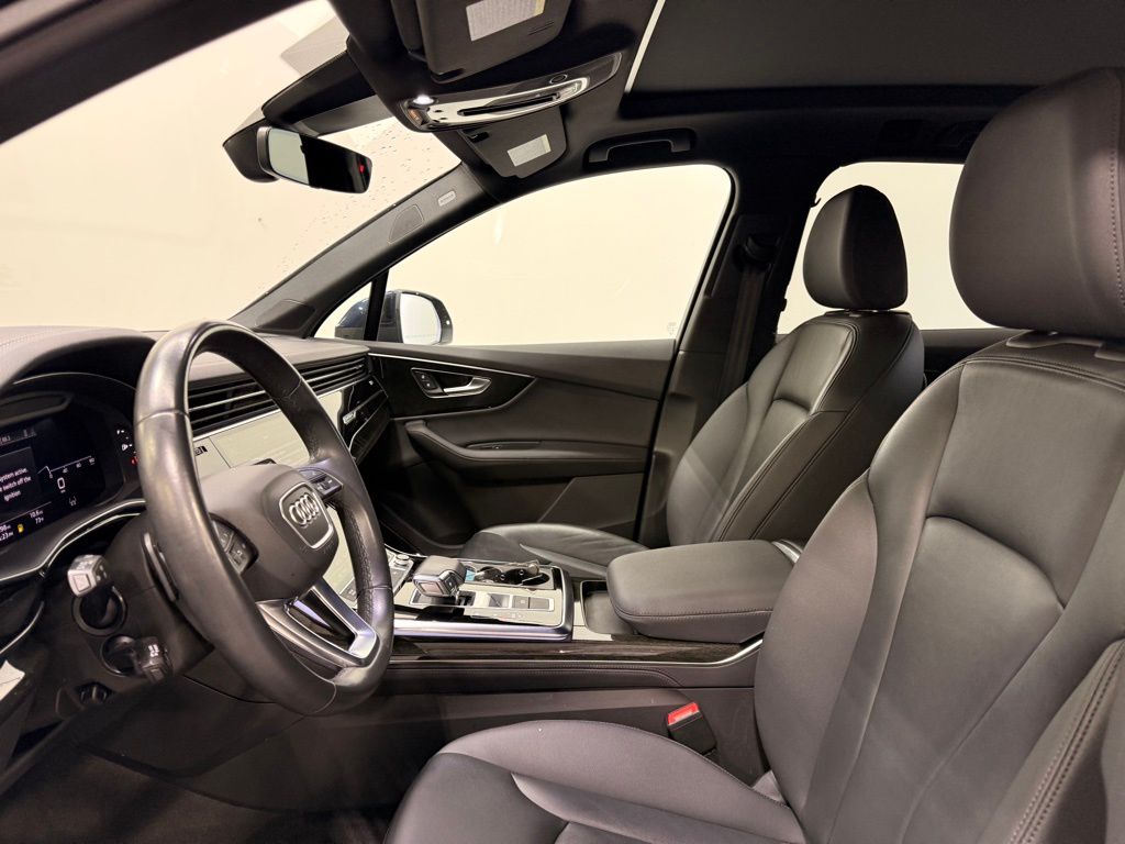 Thumbnail: 2023 Audi Q7 - 12