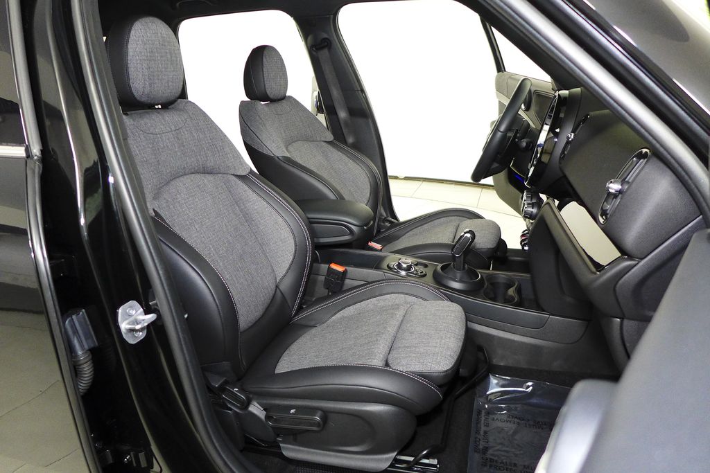 2023 MINI Cooper Countryman Signature 19