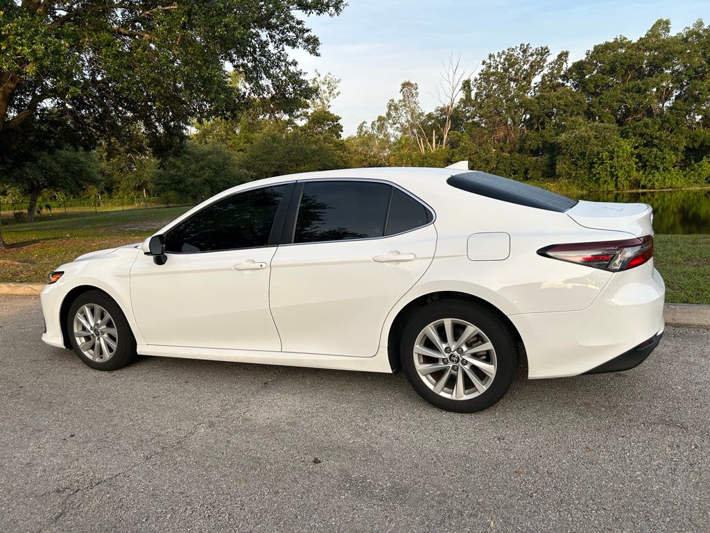 2023 Toyota Camry LE 3