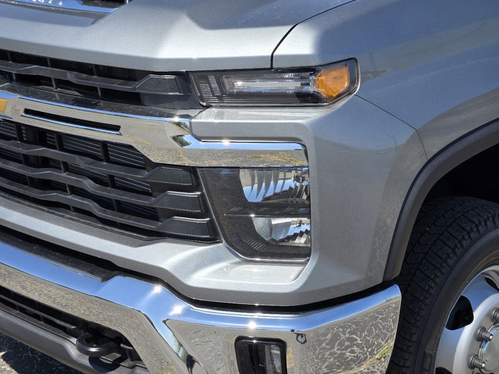 2025 Chevrolet Silverado 3500HD LT 6