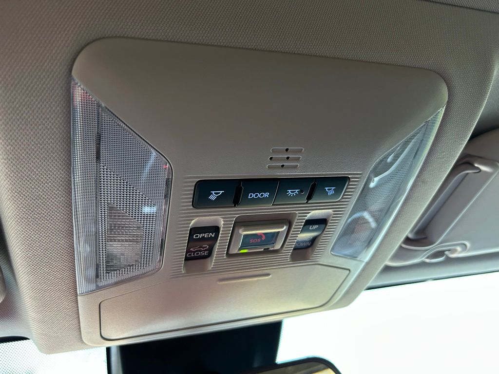 Thumbnail: 2022 Toyota RAV4 - 28