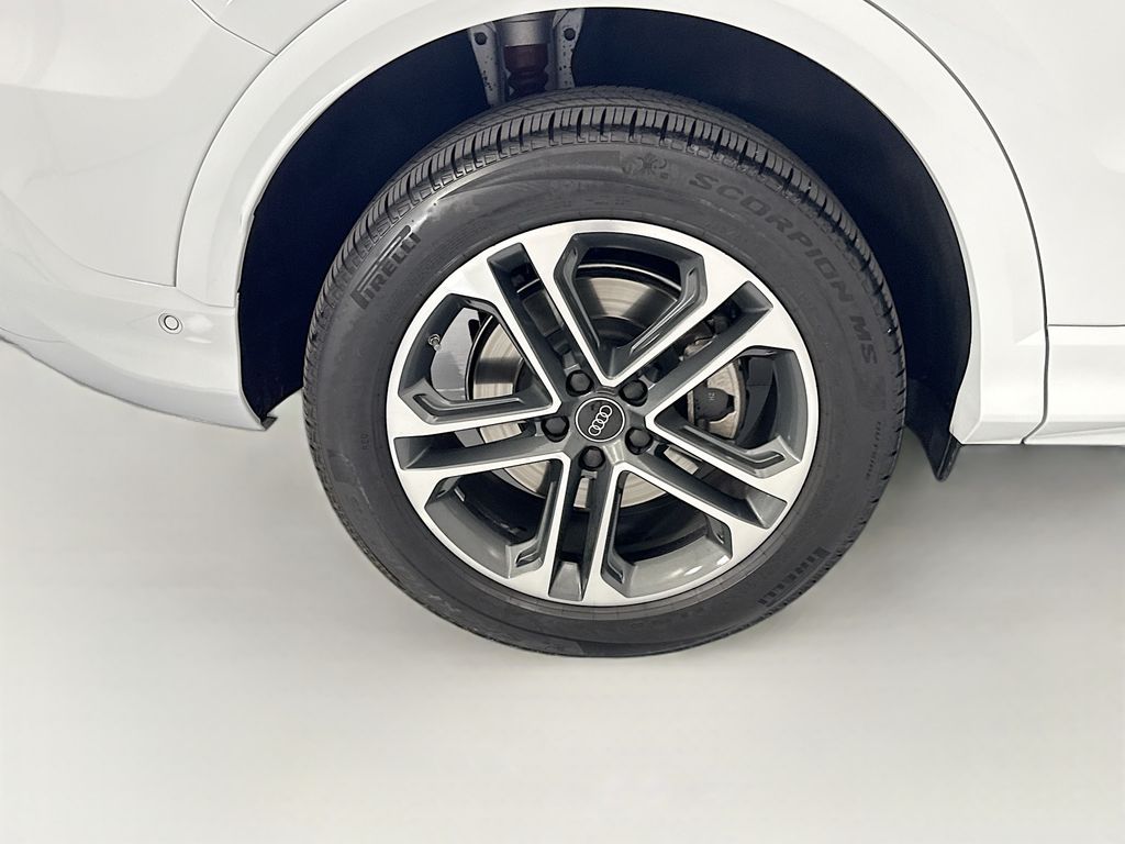 Thumbnail: 2025 Audi Q5 - 32