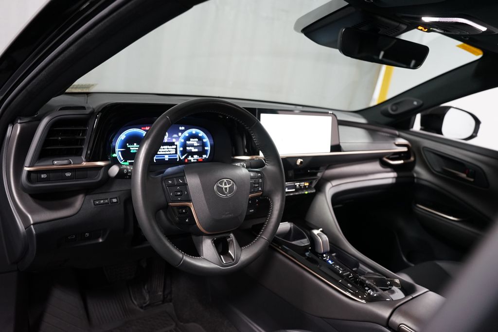 Thumbnail: 2025 Toyota Crown - 11