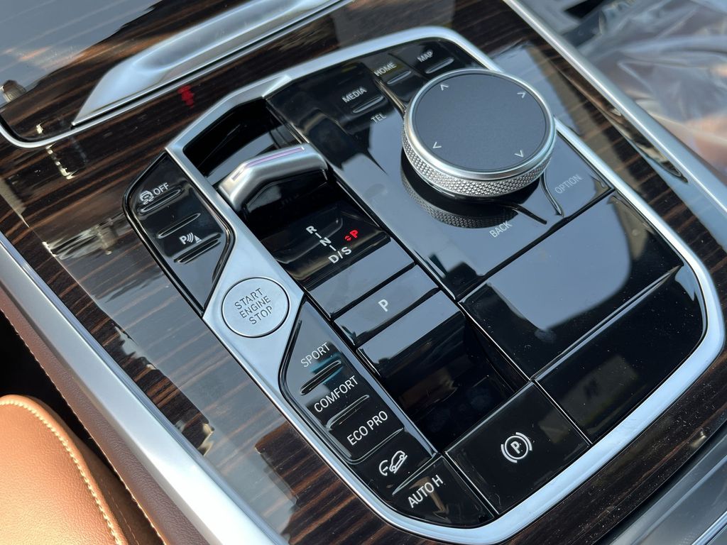 Thumbnail: 2026 BMW X5 - 16