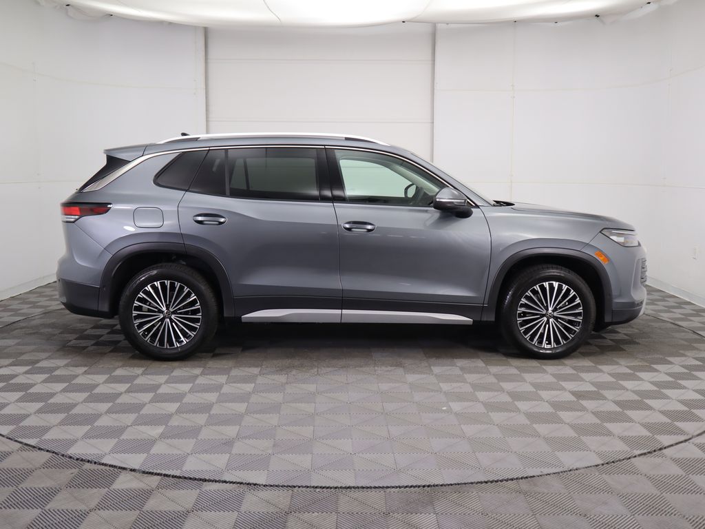 Thumbnail: 2025 Volkswagen Tiguan - 4