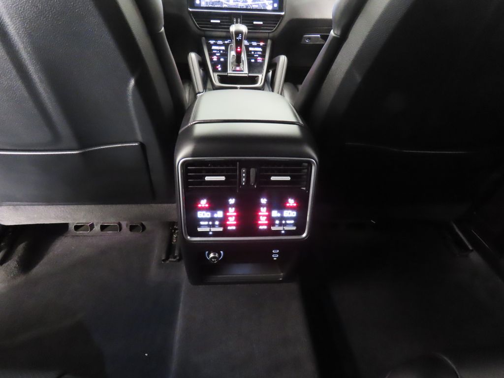 Thumbnail: 2022 Porsche  - 31