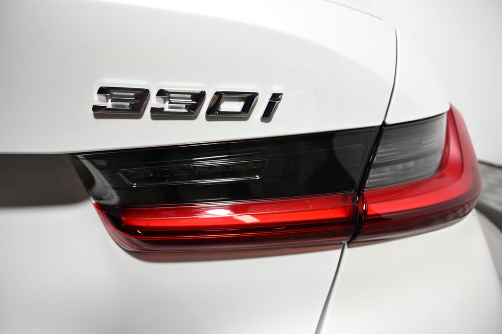 Thumbnail: 2026 BMW 3 Series - 11