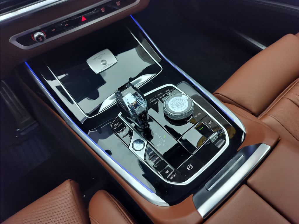 Thumbnail: 2026 BMW X7 - 19