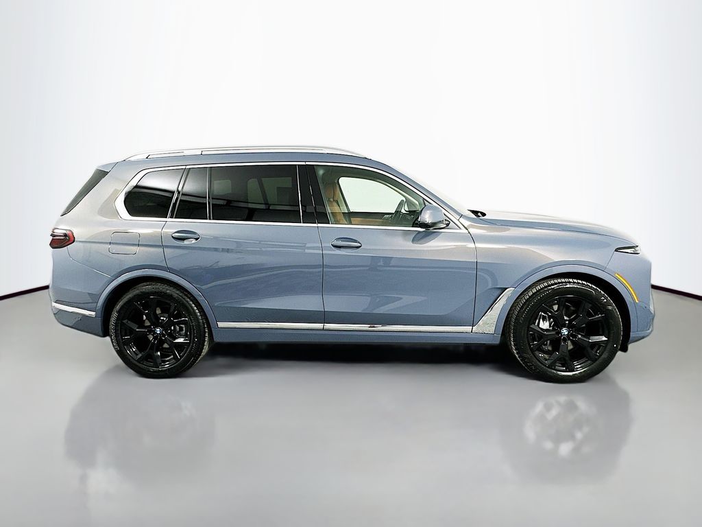 Thumbnail: 2026 BMW X7 - 4