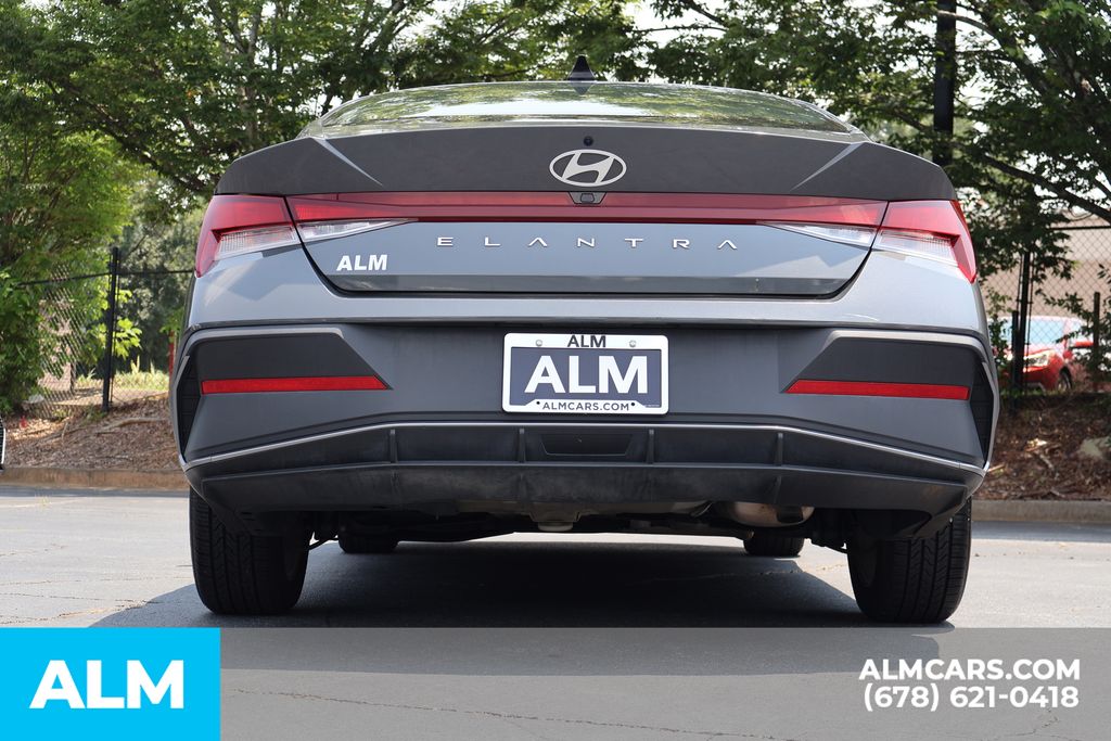 Used 2024 Gray Hyundai SEL image 6