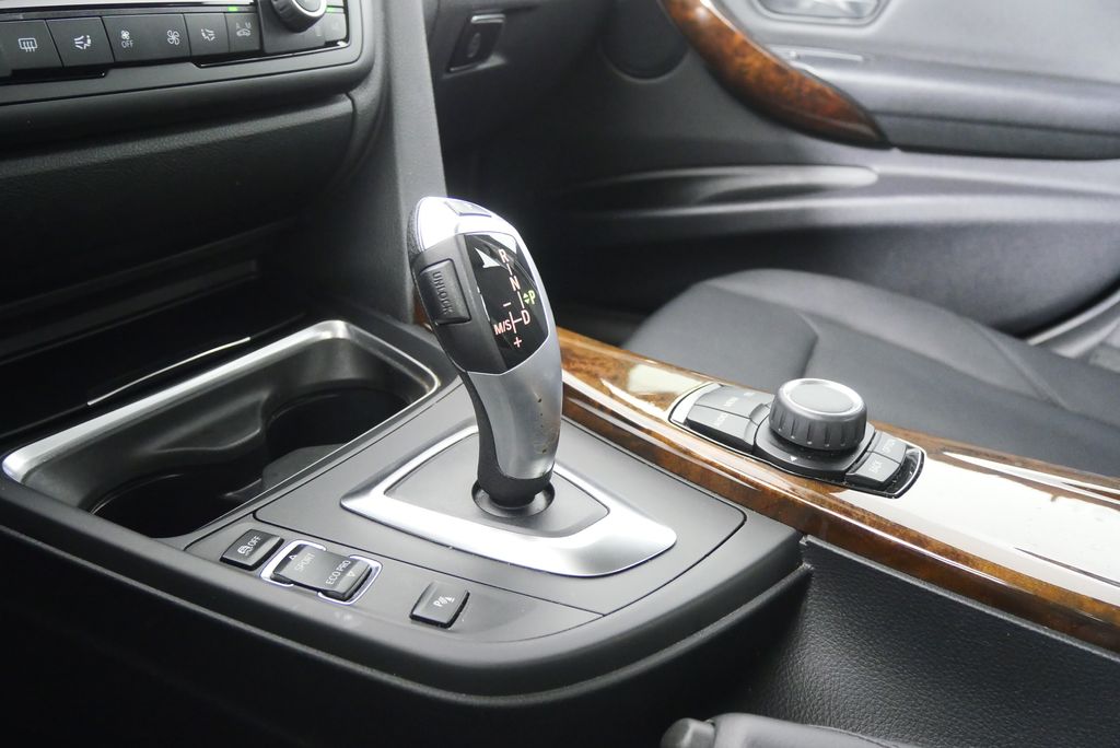 Thumbnail: 2015 BMW 3 Series - 27