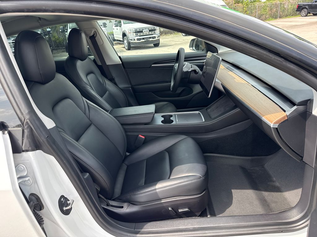 Used 2021  Tesla Long Range image 23