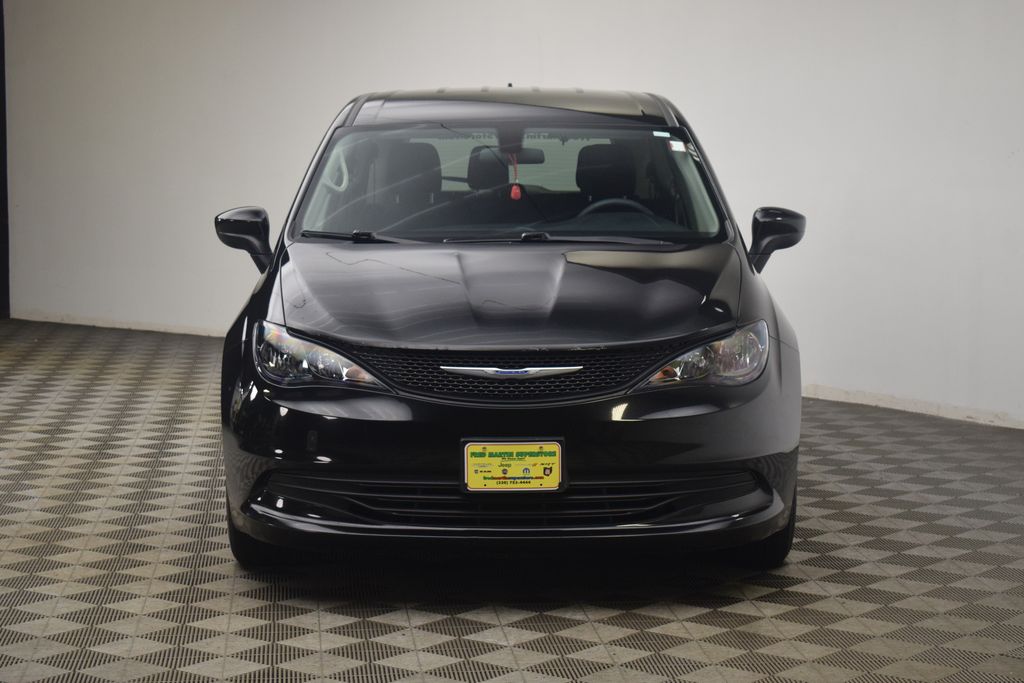 used 2019 Chrysler Pacifica car, priced at $13,800