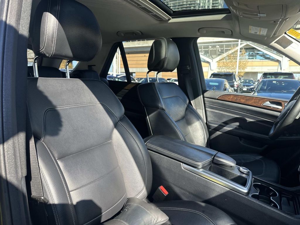 Thumbnail: 2012 Mercedes-Benz M-Class - 22