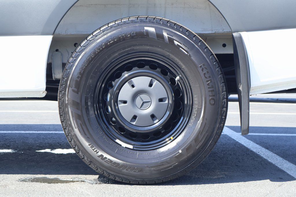 Thumbnail: 2025 Mercedes-Benz Sprinter - 10