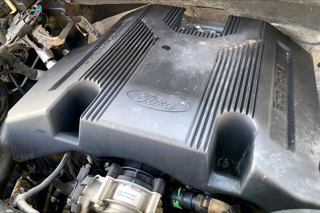 Used 2019 Blue Ford XLT image 30