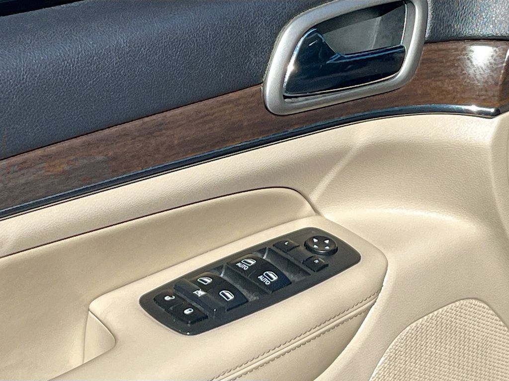 Used 2018 Black Jeep Limited image 16