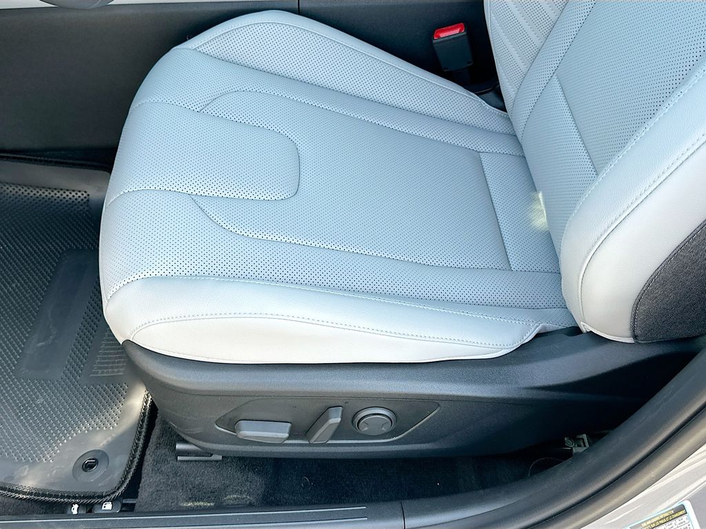 2025 Hyundai Elantra Limited Edition 20
