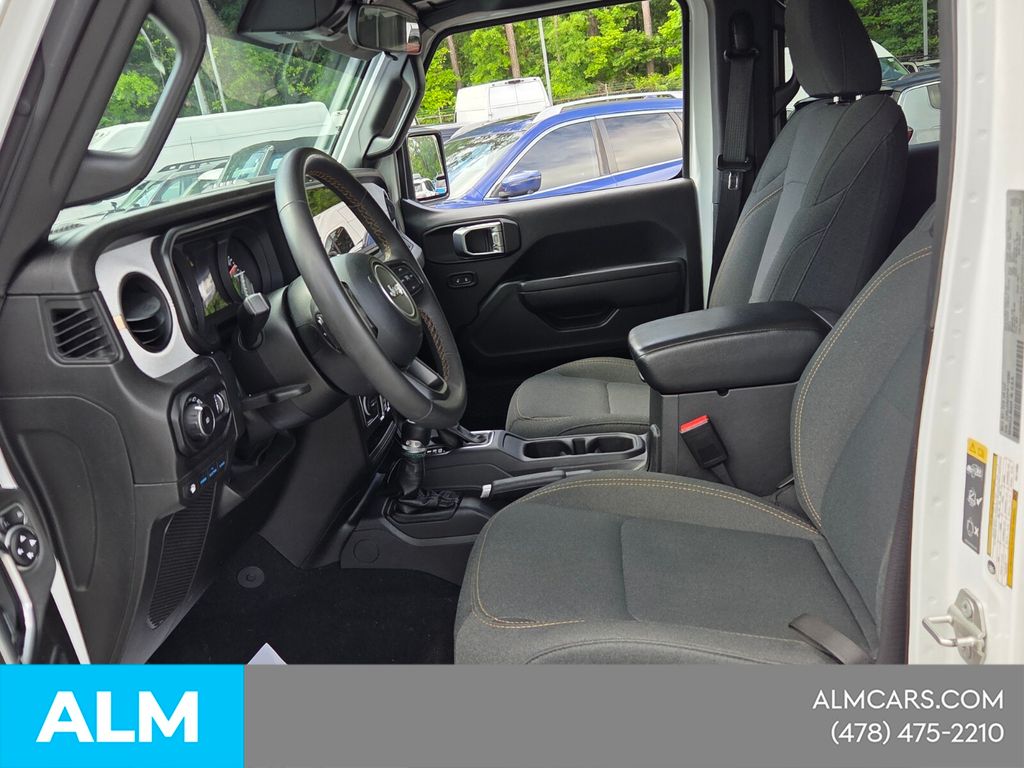 Used 2024 White Jeep Sport S 4xe image 9