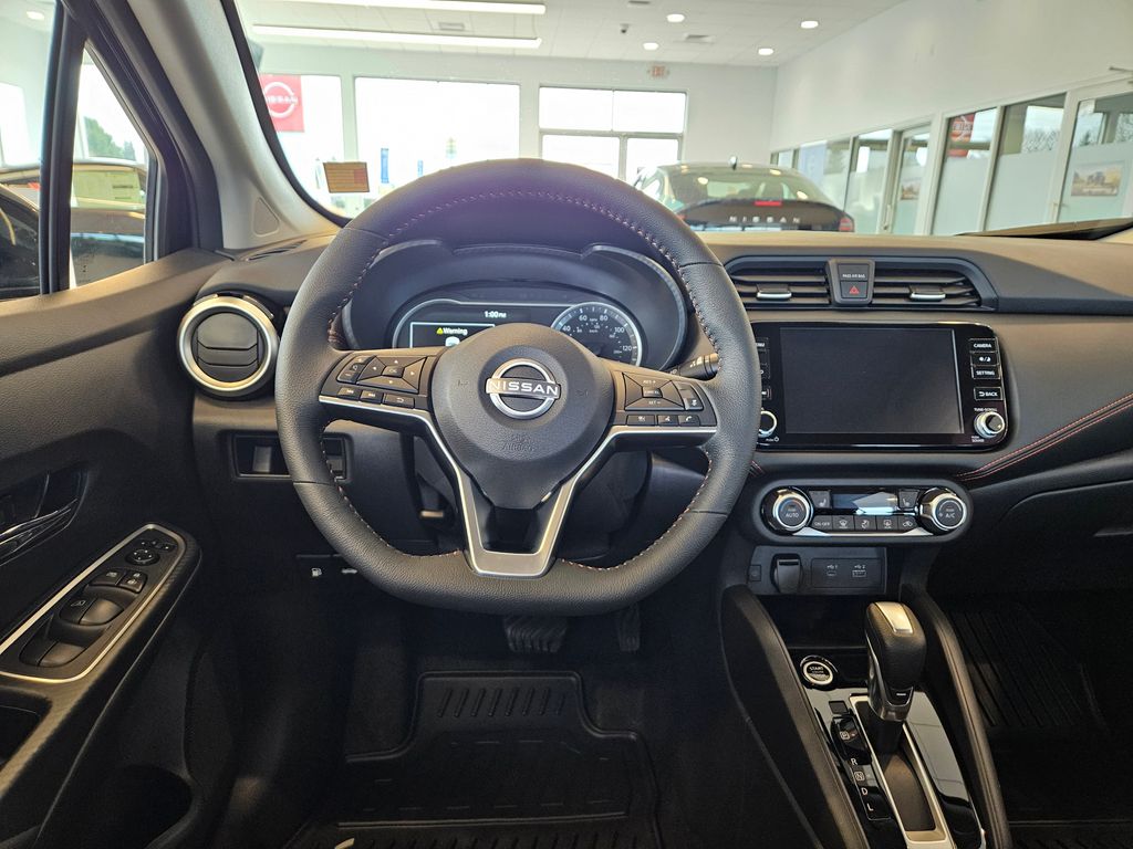 2025 Nissan Versa 1.6 SR