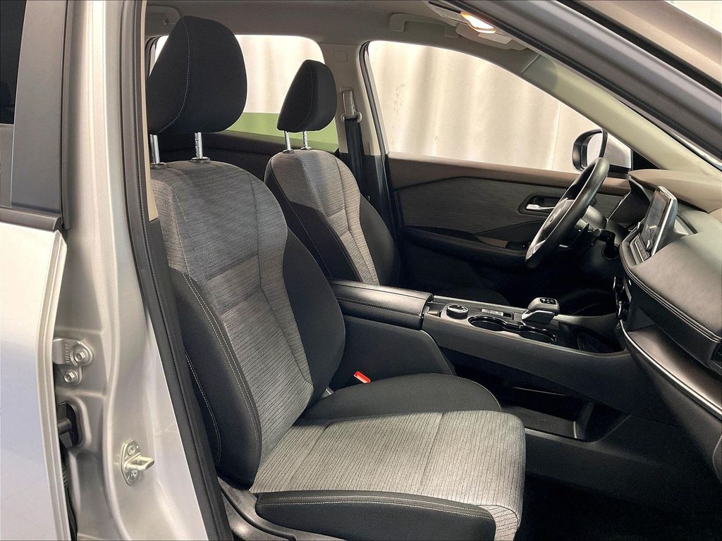 2023 Nissan Rogue — photo 11