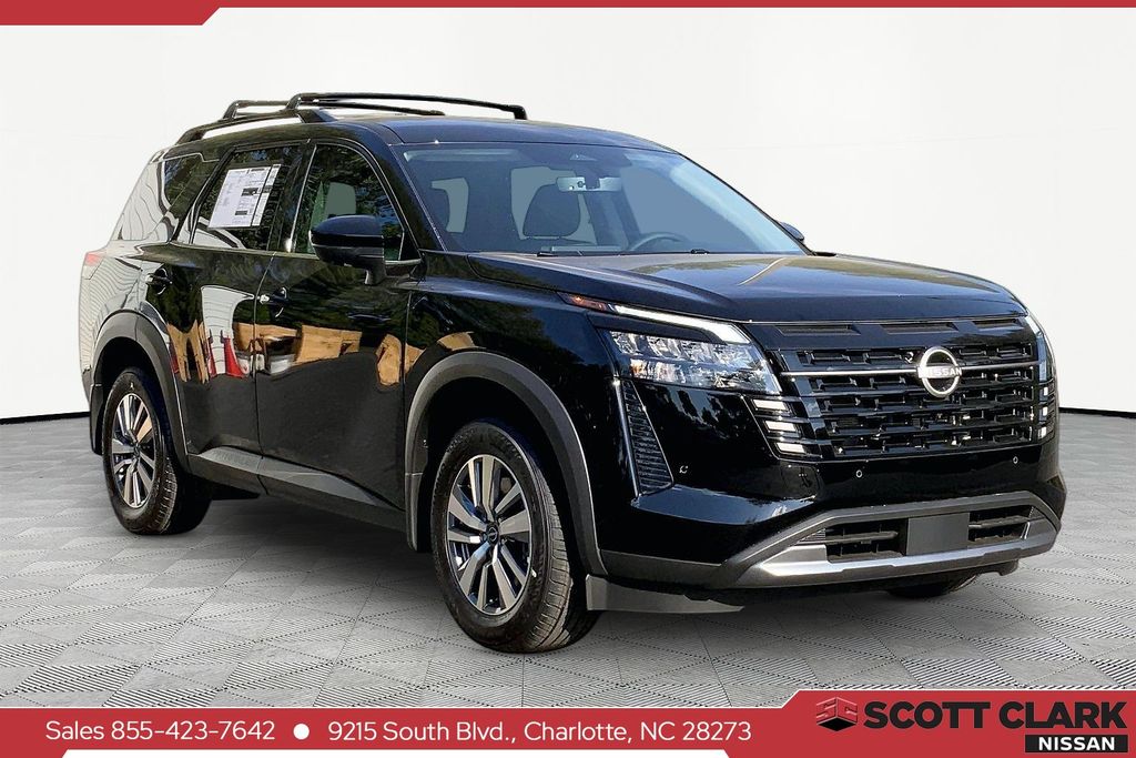 2026 Nissan Pathfinder SL