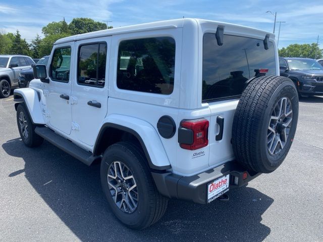 2024 Jeep Wrangler Sahara 10