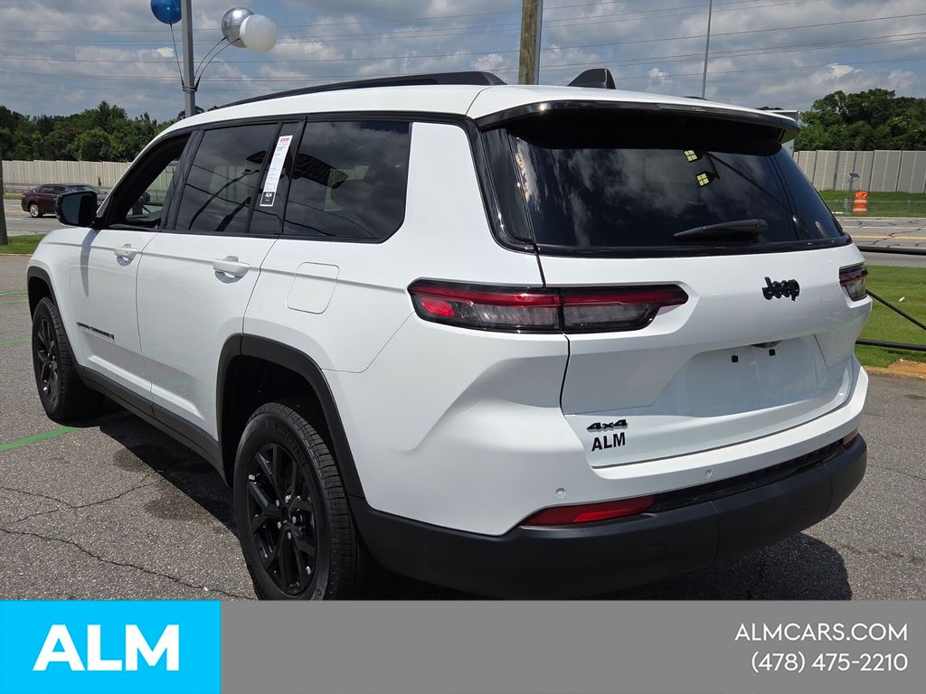 Used 2025 White Jeep Altitude X image 14
