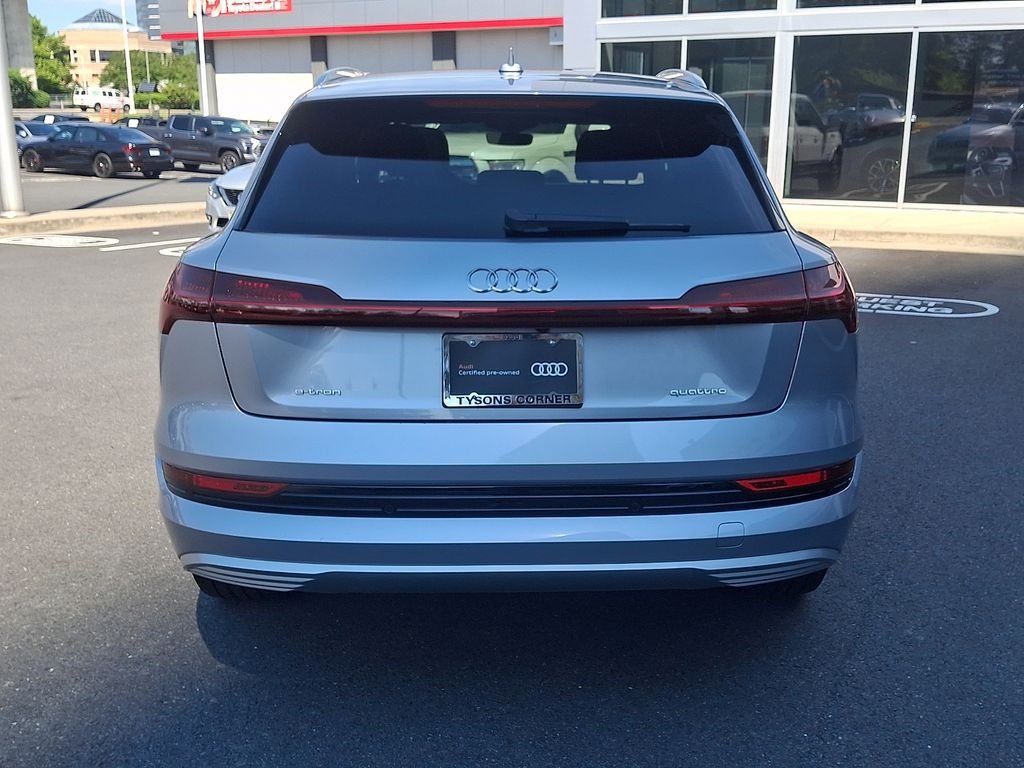 Thumbnail: 2023 Audi e-tron - 5