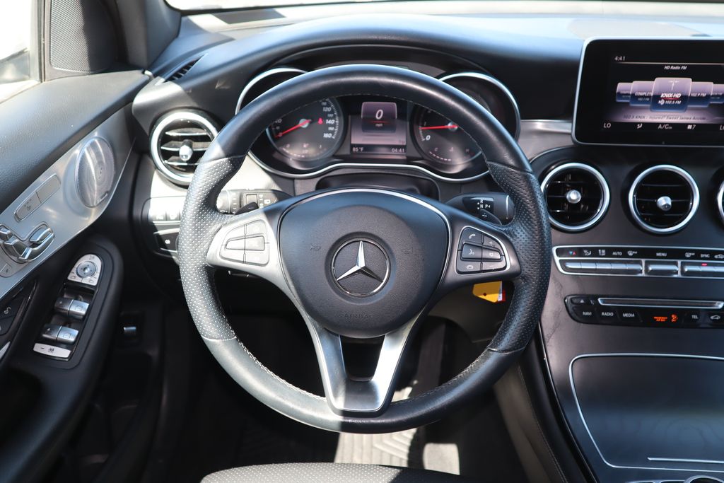 2019 Mercedes-Benz GLC 300 10