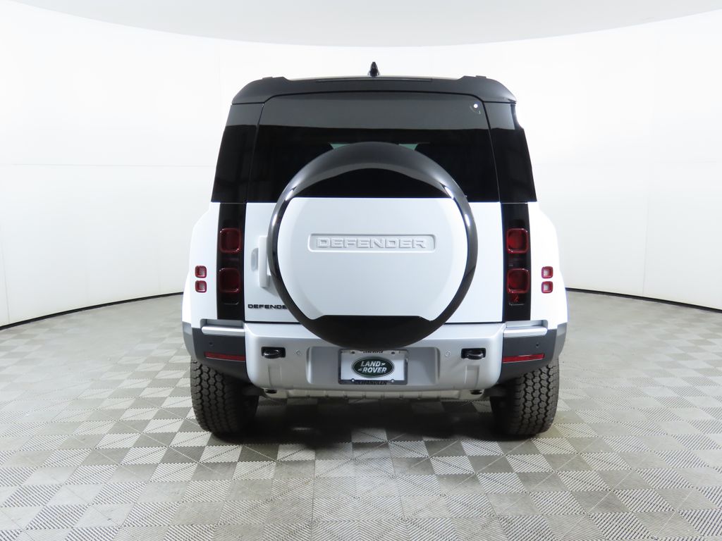 2025 Land Rover Defender 110 6