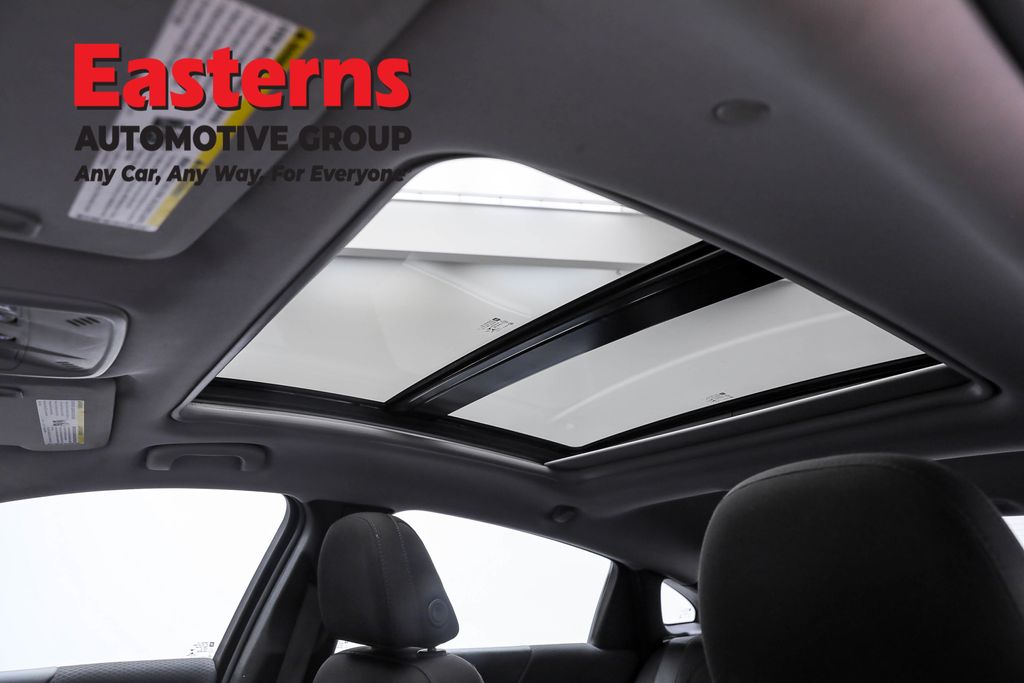Used 2022 White Chevrolet LT image 31