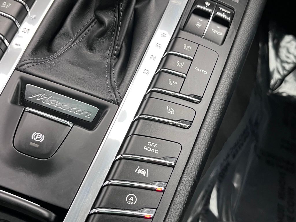 2017 Porsche Macan S 17