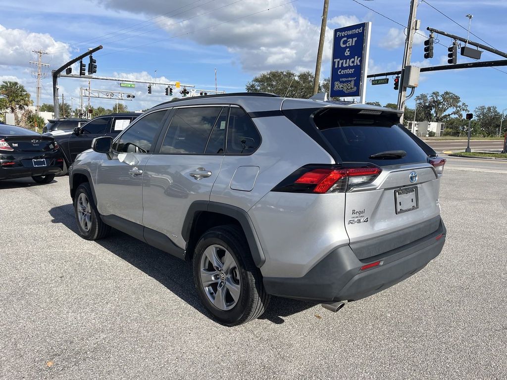 2022 Toyota RAV4 Hybrid XLE 7