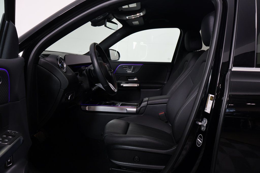 Thumbnail: 2025 Mercedes-Benz GLB - 10