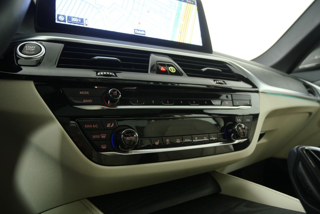 Thumbnail: 2023 BMW 5 Series - 22