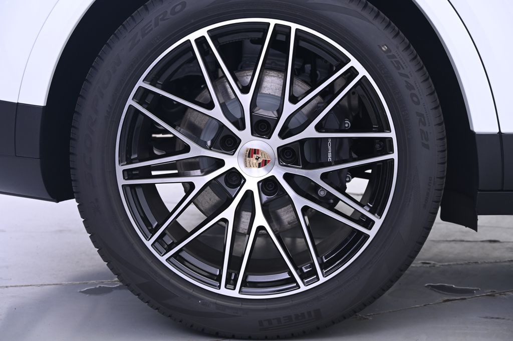 Thumbnail: 2025 Porsche Cayenne - 13